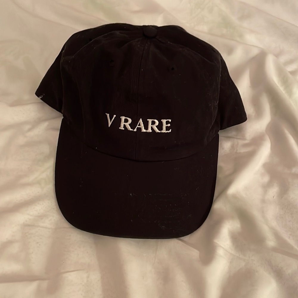 LEAH KIRSCH V Rare Hat